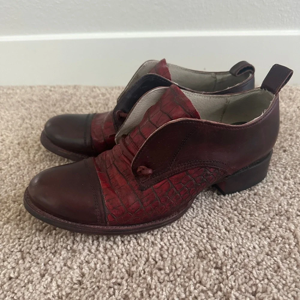 Freebird by Steven Mabel Oxford Shoes Womens 10 Wine Red Croc Embossed Leather